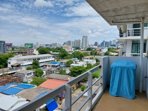 Sales for Spacious Peaceful and Convenient Unit
