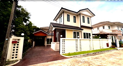 Houses for sale : House For sale : Panjasap Park pinkaew , located next to Borommaratchachonnani Road.