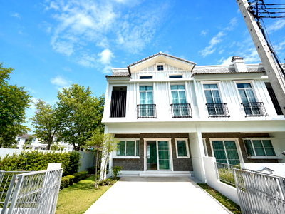 Townhouses for sale Phra Samut Jadee Samut Prakarn : For sale corner townhome The new house has never been lived in. Villaggio Village Suksawat–Pracha Uthit | Pracha Uthit 90 (Soi Krathing Daeng) 