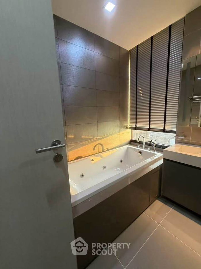 รูป เลี้ยงสัตว์ได้ 2 ห้องนอน M Silom ชั้น 22 ใกล้ BTS ช่องนนทรี (ID 3188900) - รูปที่ 7/8