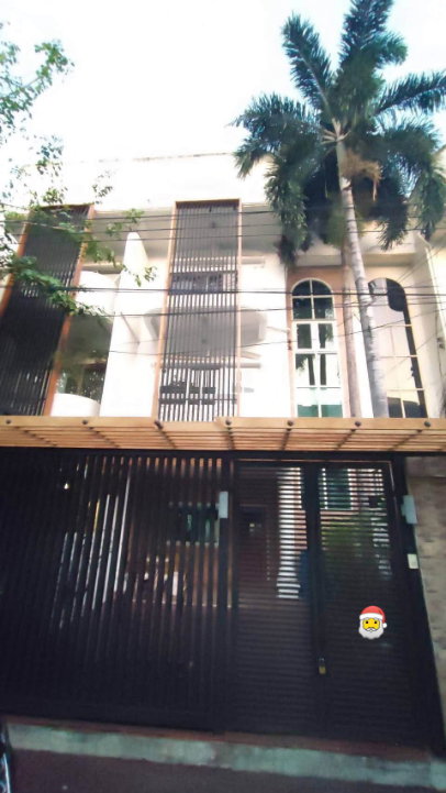 ทาวน์โฮมให้เช่า : 🏡✨ FOR RENT หมู่บ้าน 84 แมนชั่น – ซอยประดิษฐ์มนูธรรม 5 3 ห้องนอน 3 ห้องน้ำ ใกล้ MRT ลาดพร้าว 71 เพียงประมาณ 900 เมตร