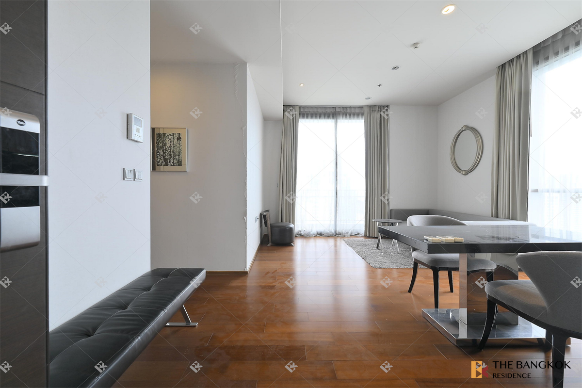 picture Quattro by Sansiri Room available, great price - 9/10