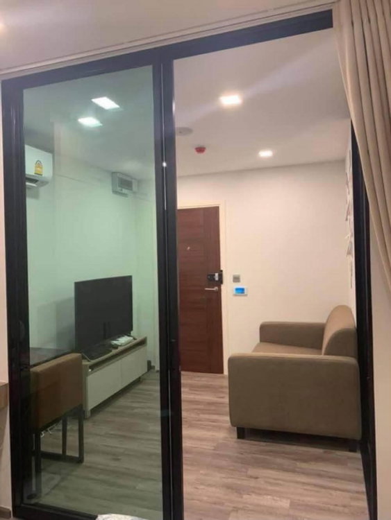 picture Brown Condo phaholyothin              67 - 2/5