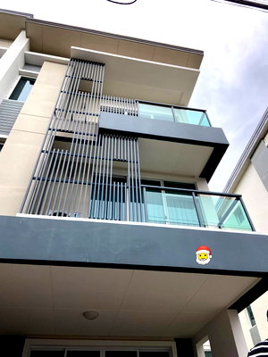 เช่าทาวน์โฮม ม.เกษมบัณฑิต พัฒนาการ : 🏡✨ ให้เช่า Townhome 3 ชั้น Town Avenue ศรีนครินทร์ – อ่อนนุช 68 3 ห้องนอน 4 ห้องน้ำ“หลังมุม” ใกล้ MRT สายสีเหลือง สถานีศรีนุช ประมาณ 700 เมตร