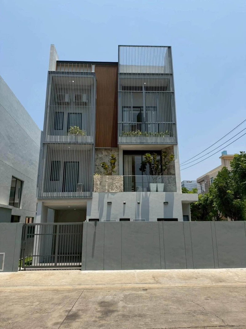 ขายบ้านเดี่ยว : P0865/[ขายขาดทุน!] โครงการ ปรีชา ราม 3 (รามคำแหง - พัฒนาการ)