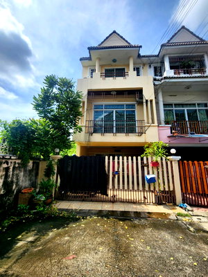 ทาวน์โฮม นนทบุรี : SKI120🏠 บ้านหลังริม 4 ห้องนอน ใจกลางปากเกร็ด | 3.2 ล้าน