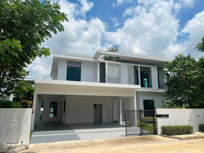 Houses for rent : 🔥 [FOR RENT] MANTANA BANGNA KM.15 — 🏡 Luxury 4BR House with Maid Room, 4 Parking Spaces, Near Mega Bangna! ✨