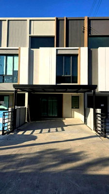 เช่าทาวน์โฮม เมกะ บางนา : ให้เช่า Pleno Sukhumvit–Bangna 4 (Pleno Mega Chic) บ้านใหม่ 155 ตร.ม. มี Working Space ใกล้ Mega Bangna เพียง 800 เมตร