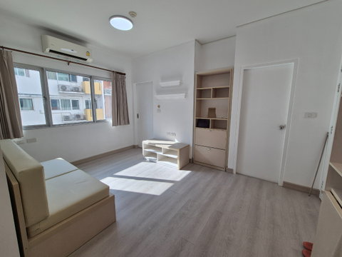 ( 1 BEDROOM 34 sqm. ) My Condo Pinklao Charansanitwong 49 near MRT Bang Yi Khan.