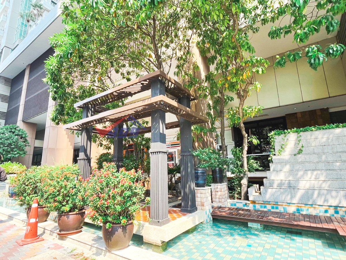 รูป ให้เช่าคอนโดห้องมุม วิวสวย พื้นที่กว้าง เป็นส่วนตัว The Fourwings - รูปที่ 37/38
