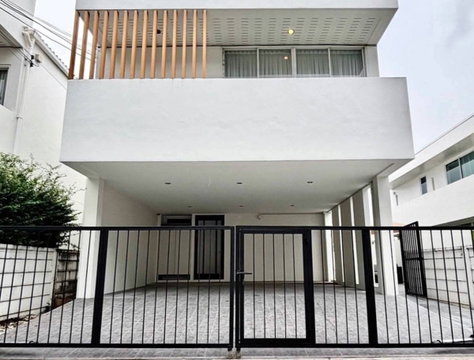 💥CP-11677💥ให้เช่า บ้านเดี่ยวพูลวิลล่า สไตล์โมเดิร์น โครงการ Courtyard Villa พระราม 9 – วงแหวน 👉แอดไลน์ @luxeliving