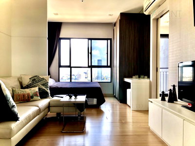 Condos for rent : For Rent Condo URBANO ABSOLUTE SATHON - TAKSIN Building 1, Floor 29,Studio, Room size 30.00 sqm