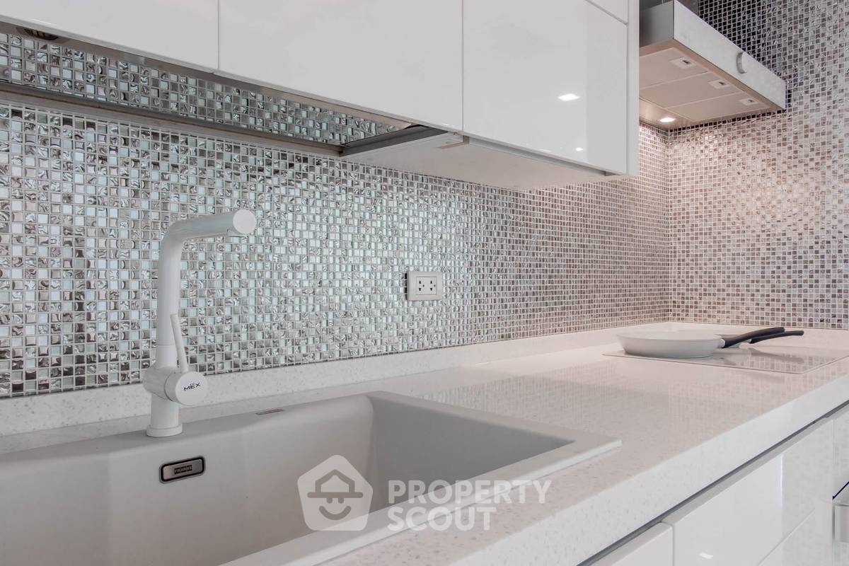 picture High-Floor 3-BR 190 Sqm Condo at Del Mare, Bangsaray (ID 2713399) - 9/10