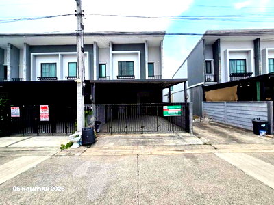 Townhouses for sale : TOWN HOUSE 24.1 Sq.w. Khlong Sam Wa Bangkok for 2.8M