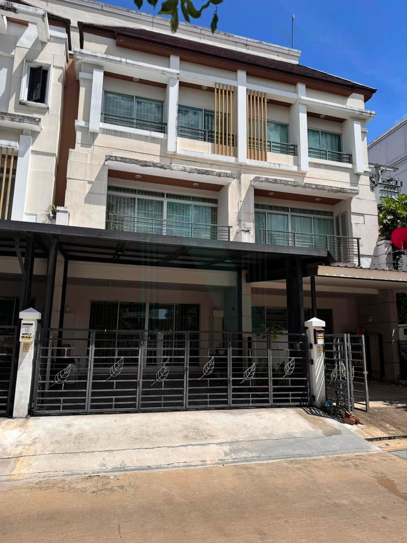 Townhouses for sale : 📌 For Sell Town house BAAN KLANG KRUNG THE ROYAL VIENNA RATCHAVIPHA - RATCHADAPHISEK 3-story 3 bedroom 3 bathroom