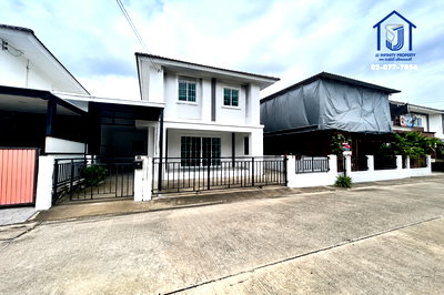 บ้านแฝด บ.สยามแกรนส์  : ขายบ้านแฝด 2 ชั้น หมู่บ้านลลิลทาวน์ แลนซีโอ คริป เทพารักษ์-ตำหรุ ถนนตำหรุ-บางพลี ใกล้ทางด่วนบูรพาวิถี