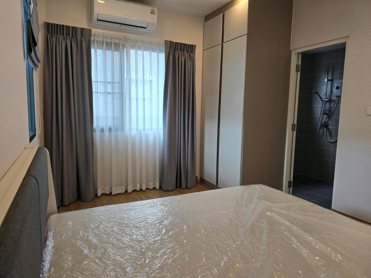 รูป ให้เช่า บ้านเดี่ยว CENTRO Vibhavadi ** 79,000 บ./ด. ** ที่ดิน 63 ตร.ว. พท. ใช้สอย 274 ตร.ม. 4ห้องนอน 6ห้องน้ำ 3ที่จอดรถ - รูปที่ 33/45