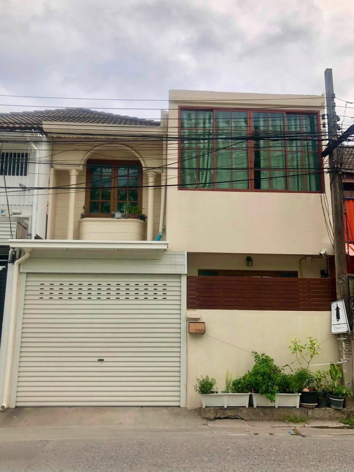 รูป 🏡✨ ขาย / เช่า ทาวน์เฮ้าส์รีโนเวท Modern Chinese มบ.อยู่เจริญ ซ.รัชดา 18 – ห้วยขวาง 3 ห้องนอน 2 ห้องน้ำ บ้านเลขที่ดี ฮวงจุ้ยดี - รูปที่ 1/18