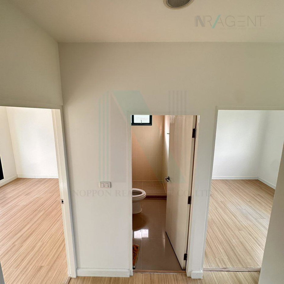 รูป ขายทาวน์โฮม โครงการ บ้านกลางเมือง นวมินทร์ 42 3 ชั้น 3 ห้องนอน 3 ห้องน้ำ - รูปที่ 5/8