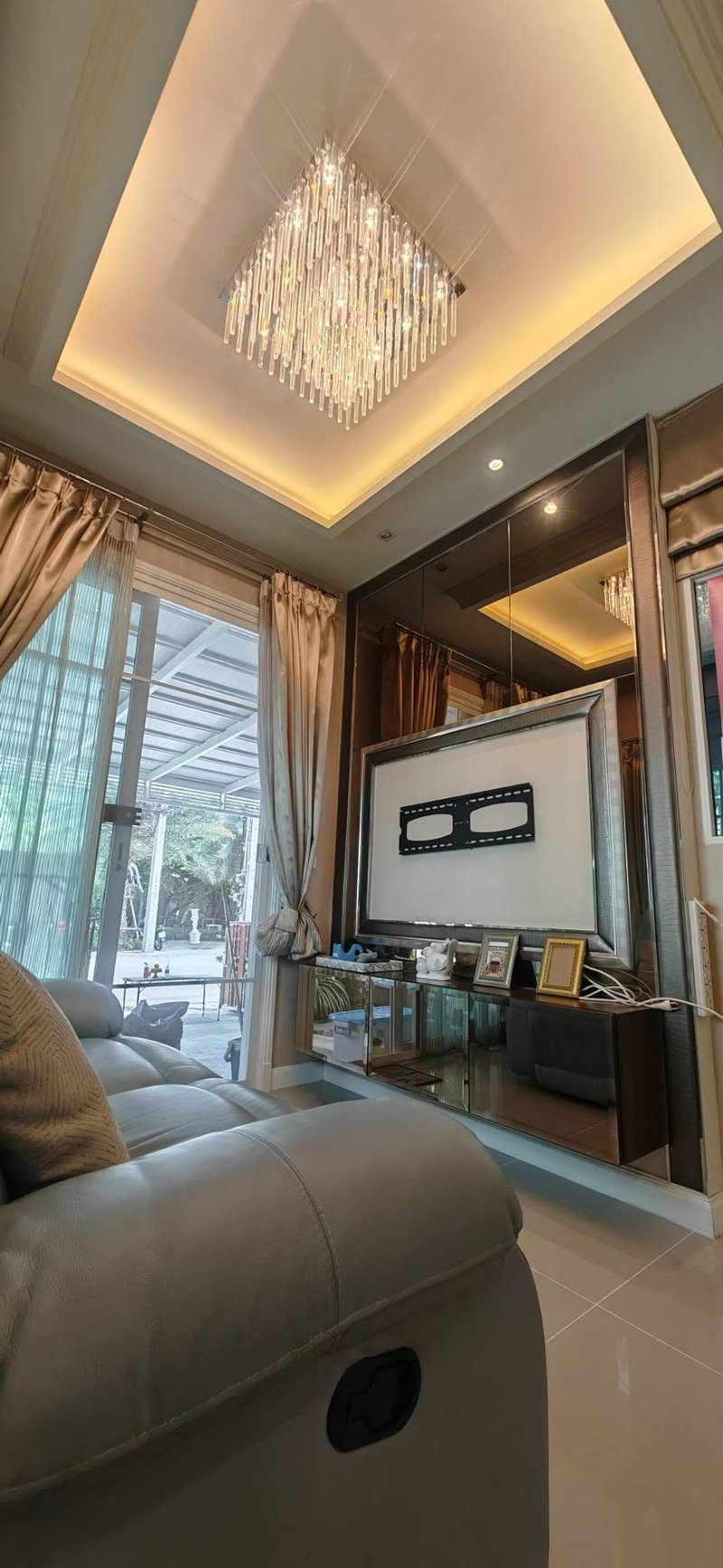 ขายทาวน์โฮม : ขาย โกลเด้น ทาวน์ 3 ลาดพร้าว-เกษตรนวมินทร์ บ้านมุม