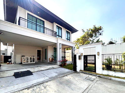 บ้านเดี่ยว ถนนสุขุมวิท : ขายด่วนเศรษฐสิริพัฒนาการ หลังมุม พร้อมอยู่ เพียง 10.5 ล้าน