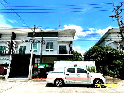 Townhouses for sale Khlong Luang Road : TOWN HOUSE 28.6 Sq.w. Khlong Luang Pathumthani for 2.5M