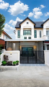 ขายทาวน์เฮาส์ โครงการ บ้านลุมพินี บางบัวทอง 2 ชั้น 3 ห้องนอน 2 ห้องน้ำ