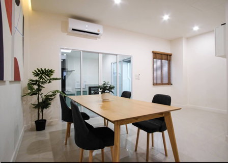 รูปภาพ [VR0683] 🔥 39,000/Month | Baan Klang Muang British Town Srinakarin Large 230 sqm 3BR 4BA  Only 1 Mins to MRT Sri Lasalle! 🔥