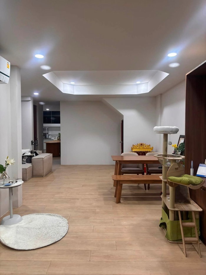 รูป 🏡✨ ขาย / เช่า ทาวน์เฮ้าส์รีโนเวท Modern Chinese มบ.อยู่เจริญ ซ.รัชดา 18 – ห้วยขวาง 3 ห้องนอน 2 ห้องน้ำ บ้านเลขที่ดี ฮวงจุ้ยดี - รูปที่ 8/18