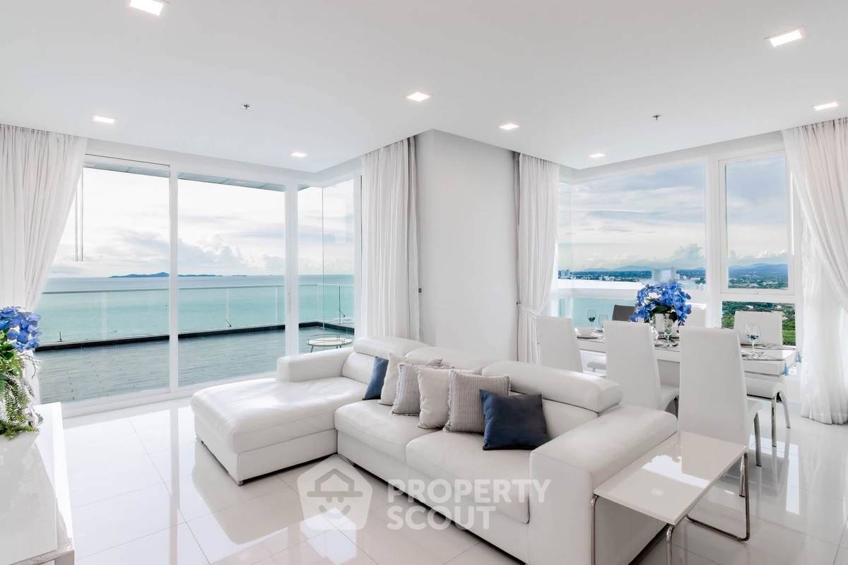 picture High-Floor 3-BR 190 Sqm Condo at Del Mare, Bangsaray (ID 2713399) - 2/10