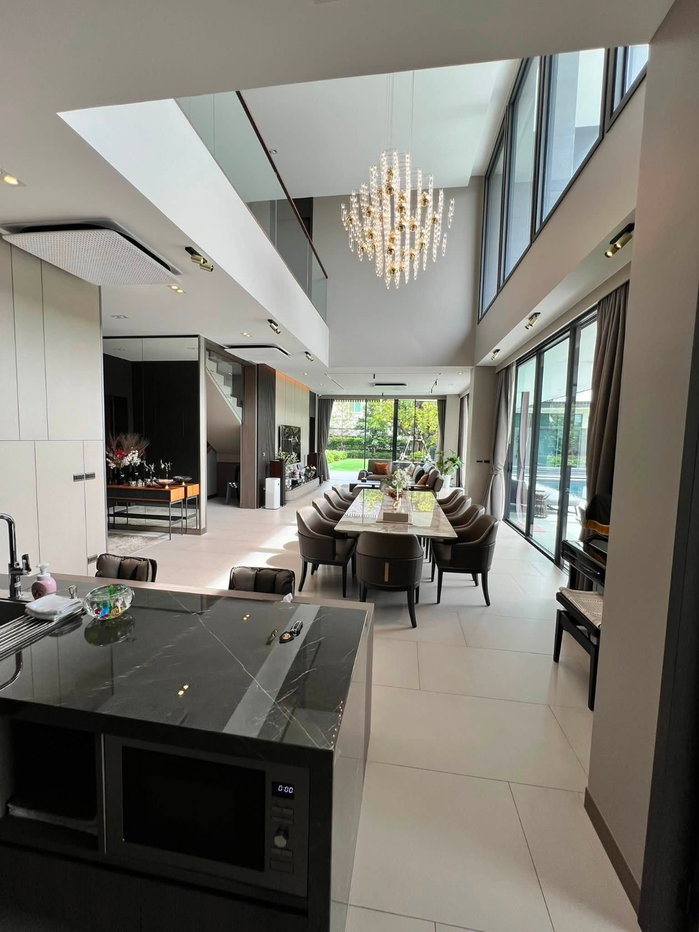 รูป บ้านหรูในพื้นที่สนามกอฟท์  ฮวงจุ้ยดี อยู่แล้วร่ำรวย - รูปที่ 8/11