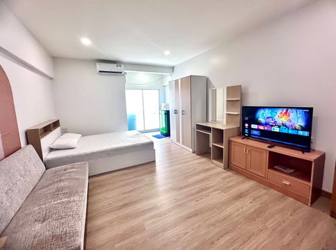 🍃 Room for RENT! at PP Condominium in front of Rodfai Public Park near to Supermarket, Central Chiangmai, Cafe, School and etc.