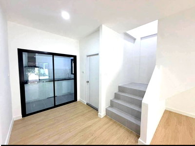 Townhouses for sale Bangkok : ⭐✨ RH-138 Sinthawee Grand Village Townhouse for Sale – Soi Anamai Ngam Charoen 19 ✨⭐