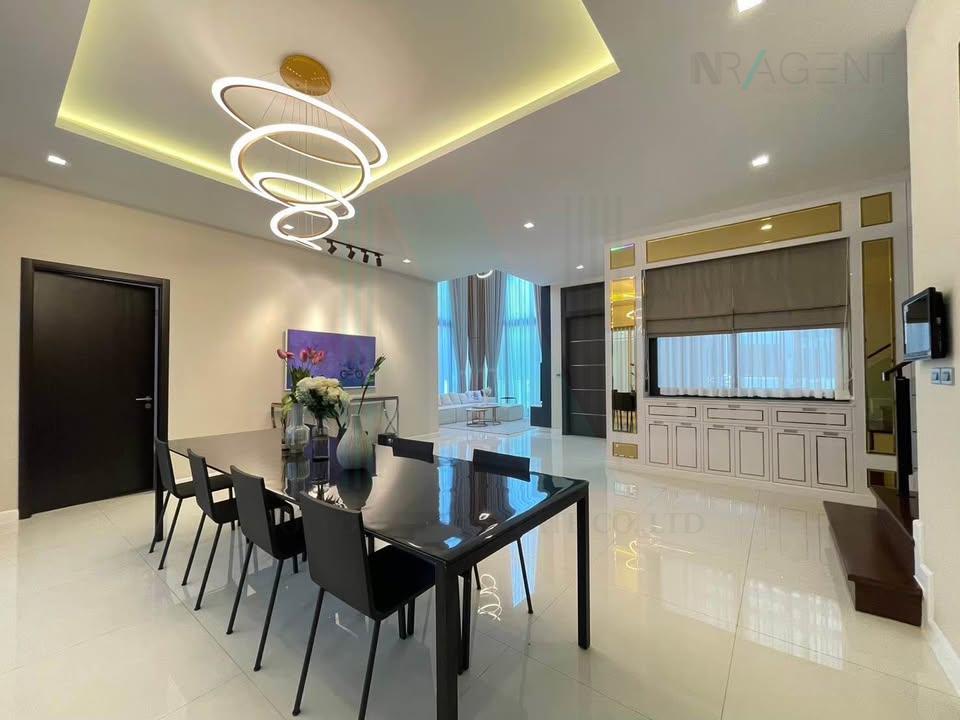 รูป 📌 ให้เช่าบ้านเดี่ยว 2 ชั้น โซล รัชดาภิเษก 68 5 ห้องนอน 6 ห้องน้ำ - รูปที่ 4/8