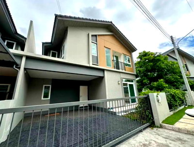 บ้านแฝด สถานกงสุลใหญ่สหรัฐอเมริกา เชียงใหม่ : ขายบ้านแฝด 2 ชั้น โครงการอนาสิริ พายัพ เชียงใหม่ พร้อมเฟอร์นิเจอร์และเครื่องใช้ไฟฟ้าครบชุด เข้าอยู่ได้ทันที (H5711) T.0946511456