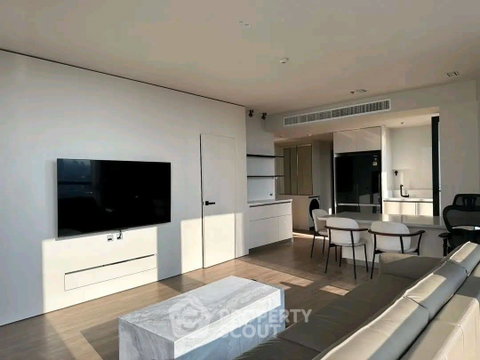 32nd-Floor 3-BR Condo At The Issara Sathorn, 110 Sqm (ID 3195431)