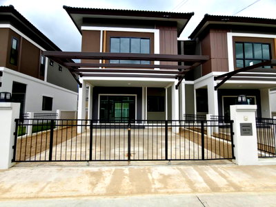 Twin houses for sale Electricity Authority District 1 Chiang Mai : Twin house for sale, KarnakanokVille 26, Sankamphaeng.
