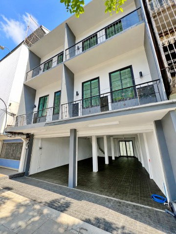 บางมด สุขสวัสดิ์ ให้เช่าอาคารพาณิชย์2คูหา3ชั้น 50ตร.ว.320ตร.ม โรงพยาบาลบางปะกอก9 อินเตอร์เนชั่นแนล 1.0 กม.