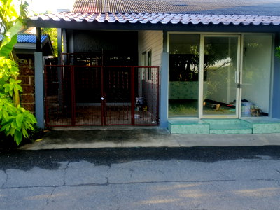 Twin houses for rent วิทยาลัยสิ่งแวดล้อม : House for rent  and shady atmosphere, close to Kaset-Nawamin Road, 