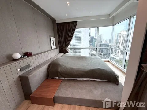 ขาย คอนโด 2 ห้องนอน ในโครงการ สีลม สวีท 6680032