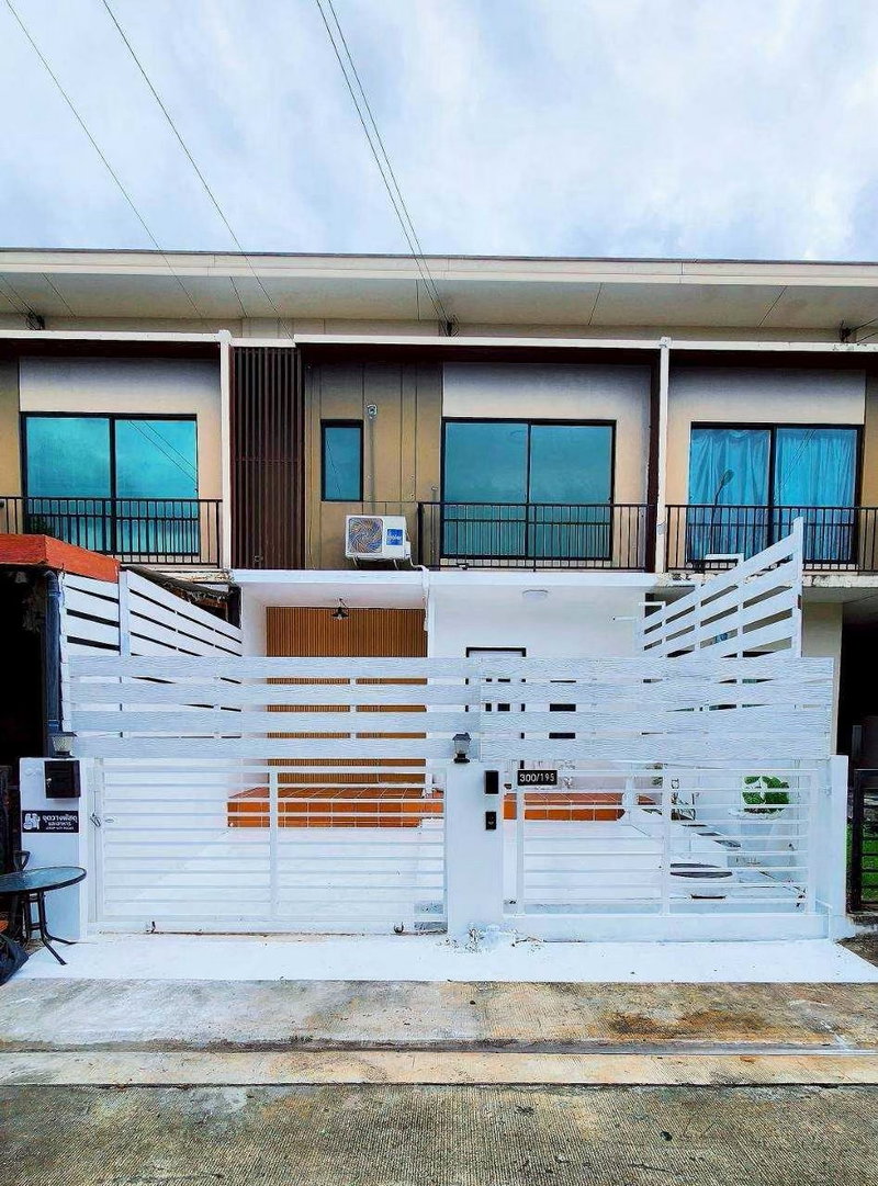 Townhouses for sale : 🏠 House for Sale : The Connect Wongwaen - Ramintra 2   Property Code | LNP-H1111 