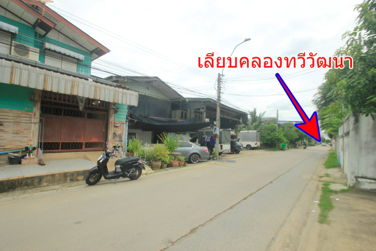 รูป บ้านเดี่ยว2ชั้น 30ตารางวา พุทธมณฑลสาย3 ซ.2 ถ.ทวีวัฒนา ริมถนนเมน หลังบิ๊กซีเพชรเกษม-สาย3 บ้านนอกโครงการอิสระไม่มีค่าส่วนกลาง เดินทางสะดวก ใกล้ถนนใหญ่ - รูปที่ 4/23