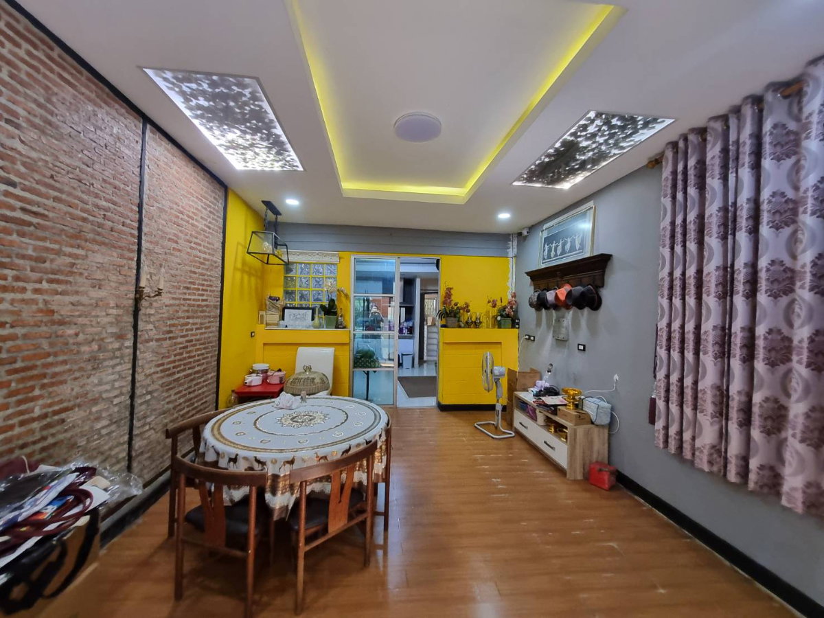 รูป บ้านกลางเมือง ลาดพร้าว–โยธินพัฒนา บ้านหลังนี้อยู่ใกล้หน้าหมู่บ้านเข้าออกสดวก - รูปที่ 4/5