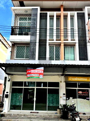 Shophouses for sale Pathumthani : For Sale Commercial Building , I Leaf Town Lumlukka Klong 3 , corner unit , Lat Sawai , Lam Luk Ka , Pathum Thani , CX-130489 ✅ Live chat with us ADD LINE @connexproperty ✅