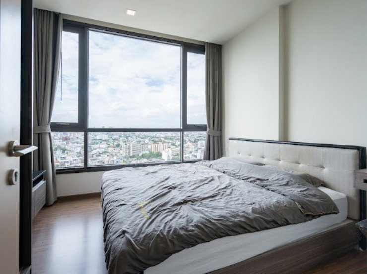 picture Large 1Bedroom High Floor with Enclosed Kitchen - 6/10