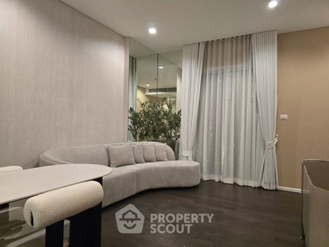 33rd-Floor 2-BR The Saint Residences Near MRT Phahon Yothin (ID 3201496)
