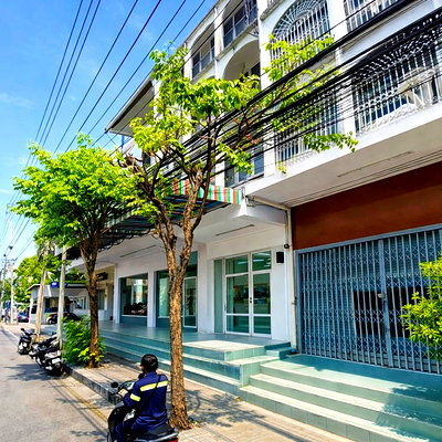 เช่าอาคารพาณิชย์ คลองบางพราน : เอกชัย ใกล้บิ๊กซี เพลส บางบอน 486 ม. อาคารพาณิชย์ 4 ชั้นครึ่ง 4นอน 4น้ำ  ทำเลติดถนน21 ตร.ว. 300ตร.ม.