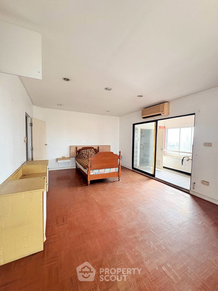 รูป คอนโด 2 ห้องนอน 170 ตร.ม. Country Complex Bangna ใกล้ BTS บางนา (ID 3198575) - รูปที่ 10/18