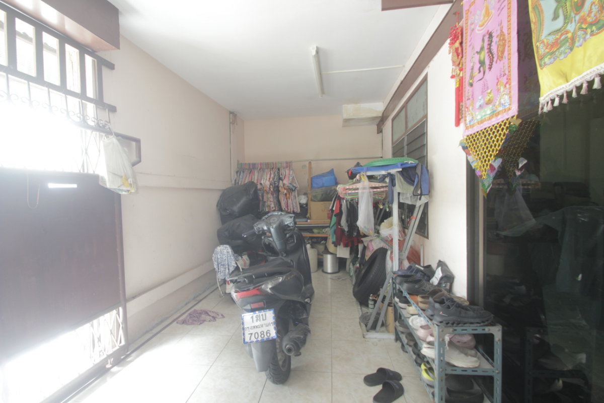 รูป บ้านเดี่ยว2ชั้น 30ตารางวา พุทธมณฑลสาย3 ซ.2 ถ.ทวีวัฒนา ริมถนนเมน หลังบิ๊กซีเพชรเกษม-สาย3 บ้านนอกโครงการอิสระไม่มีค่าส่วนกลาง เดินทางสะดวก ใกล้ถนนใหญ่ - รูปที่ 23/23