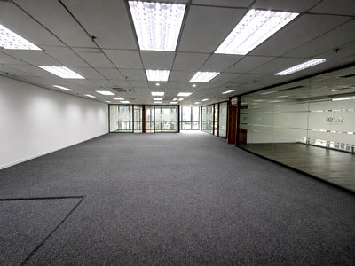 Office for rent Srinakharinwirot University Prasanmit Campus : #HHR62 Office space for rent, 518 sq.m. | Phrom Phong